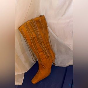 DSW Indian  boot w heel.